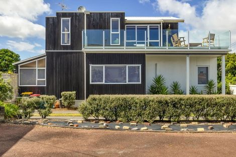 Photo of property in 9 Sackville Street, Fitzroy, New Plymouth, 4312