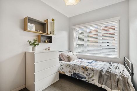 Photo of property in 1/115 Shakespeare Road, Milford, Auckland, 0620