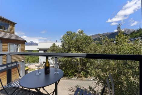 Photo of property in 12a Windsor Place, Queenstown, 9300