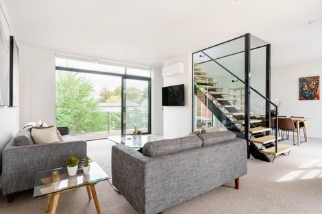 Photo of property in 2/22 Peterborough Street, Christchurch Central, Christchurch, 8013