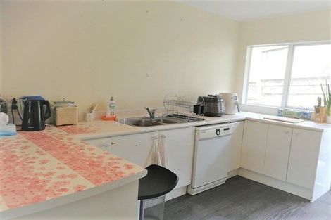 Photo of property in 2/7 Bruce Road, Glenfield, Auckland, 0629