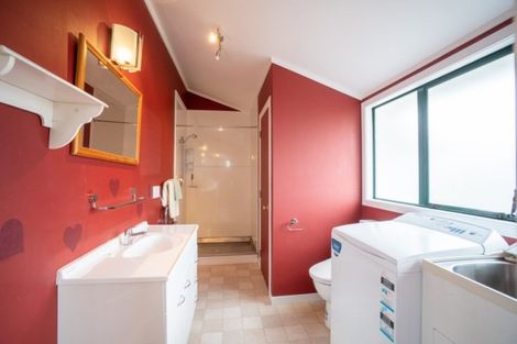 Photo of property in 39 Springdale Grove, Fitzherbert, Palmerston North, 4410