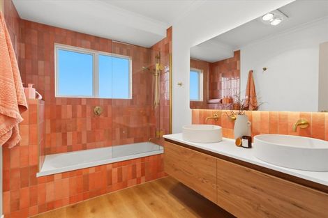 Photo of property in 60 Gloucester Road, Mount Maunganui, 3116