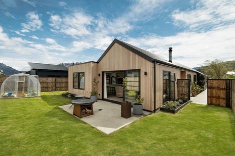 Photo of property in 12 Maize Street, Jacks Point, Queenstown, 9371