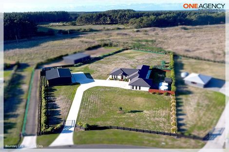 Photo of property in 15 Carex Grove, Foxton Beach, Foxton, 4815