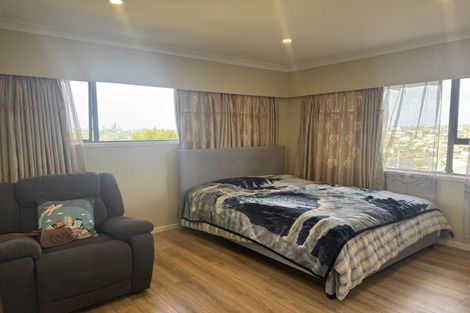 Photo of property in 2/18 Stanley Avenue, Milford, Auckland, 0620