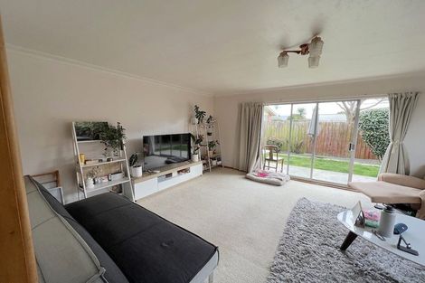 Photo of property in 28 Solway Avenue, Ilam, Christchurch, 8041