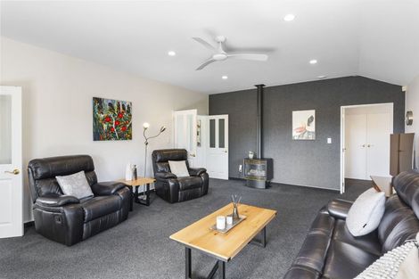 Photo of property in 52 Lorna Irene Drive, Raumati South, Paraparaumu, 5032