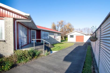Photo of property in 28 Geraldine Crescent, Cloverlea, Palmerston North, 4412