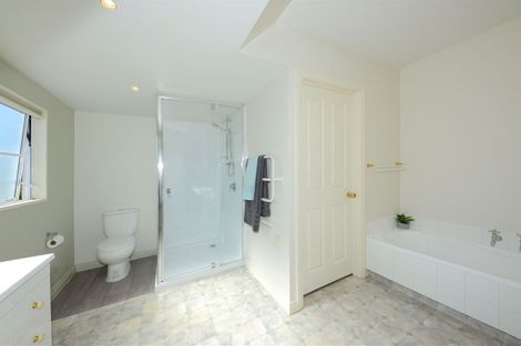 Photo of property in 233 Avonhead Road, Avonhead, Christchurch, 8042