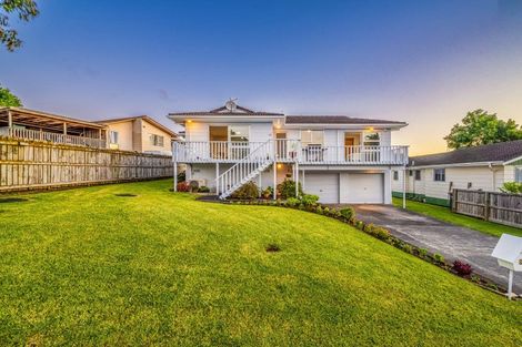 Photo of property in 56 Lewisham Street, Highland Park, Auckland, 2010