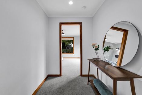 Photo of property in 86 Mangorei Road, Strandon, New Plymouth, 4312