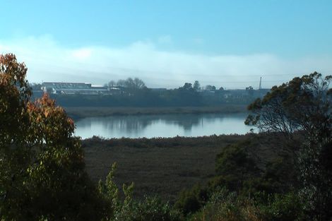 Photo of property in 109a Roberts Road, Te Atatu South, Auckland, 0610