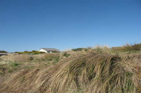 Photo of property in 2 Te Kiri Street, Himatangi Beach, Foxton, 4891