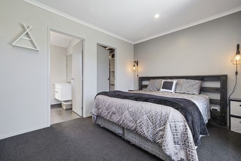 Photo of property in 135 Hillpark Drive, Pokeno, 2402