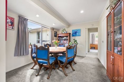 Photo of property in 4 Speargrass Grove, Timberlea, Upper Hutt, 5018