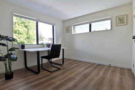 Photo of property in 57e Hogans Road, Glenfield, Auckland, 0629