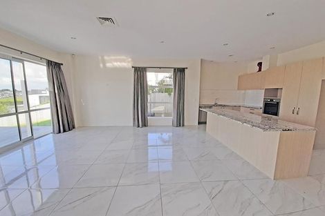 Photo of property in 12 Butler Stoney Crescent, Silverdale, 0932