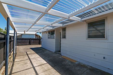 Photo of property in 33 Tiller Close, Kelvin Grove, Palmerston North, 4414