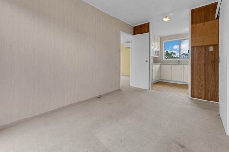 Photo of property in 32 Cockayne Crescent, Sunnynook, Auckland, 0620