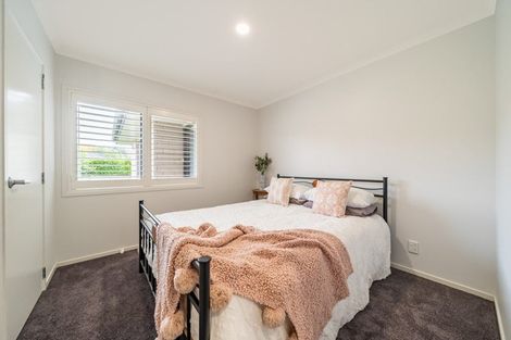 Photo of property in 17 Opal Avenue, Timberlea, Upper Hutt, 5018