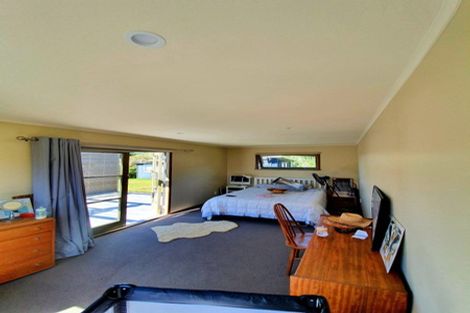 Photo of property in 11b Centreway Road, Port Waikato, 2695