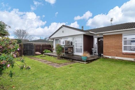 Photo of property in 100 Botany Road, Botany Downs, Auckland, 2010