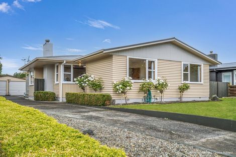 Photo of property in 9 Mokau Place, Terrace End, Palmerston North, 4410