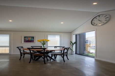 Photo of property in 6 Cheviot Street, Jacks Point, 9371