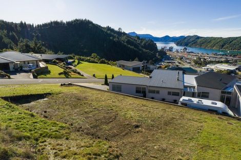 Photo of property in 17 Harbour View Heights, Picton, 7220
