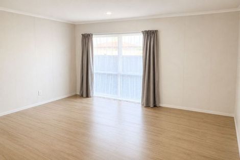 Photo of property in 14 Corta Bella Place, Golflands, Auckland, 2013