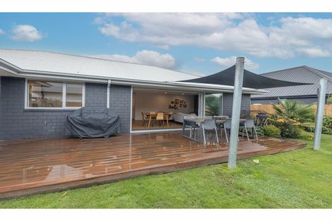 Photo of property in 8 Polish Settlers Place, Marshland, Christchurch, 8083