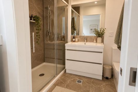 Photo of property in 4/242 Edgeware Road, Edgeware, Christchurch, 8013