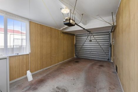 Photo of property in 5 Lees Grove, Wainuiomata, Lower Hutt, 5014