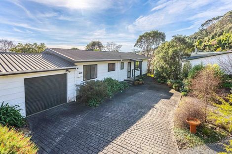 Photo of property in 14 Poneke Drive, Waikanae, 5036