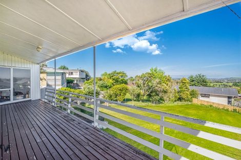 Photo of property in 105 Bradbury Road, Botany Downs, Auckland, 2010