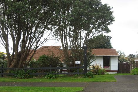 Photo of property in 18 Saint Ives Grove, Whalers Gate, New Plymouth, 4310
