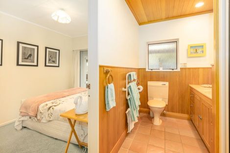 Photo of property in 8 Ara Kuaka, Waikanae Beach, Waikanae, 5036