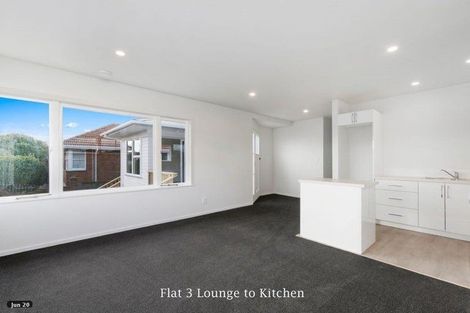 Photo of property in 3/4313 Great North Road, Glendene, Auckland, 0602