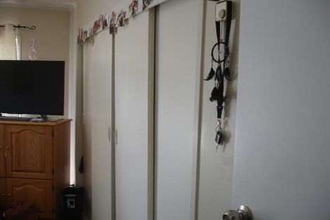 Photo of property in 10 Bungalore Place, Half Moon Bay, Auckland, 2012