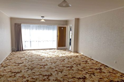 Photo of property in 2/52 Makora Road, Massey, Auckland, 0614