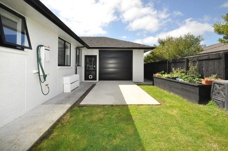 Photo of property in 8 Bellamont Street, Kumeu, 0810