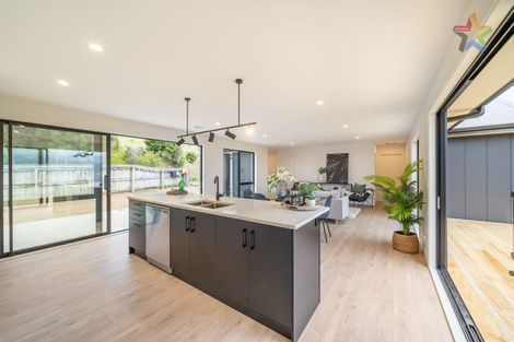 Photo of property in 9 Swain Grove, Riverstone Terraces, Upper Hutt, 5018
