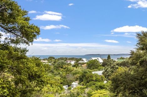 Photo of property in 2 Hill Street, Leigh, 0985