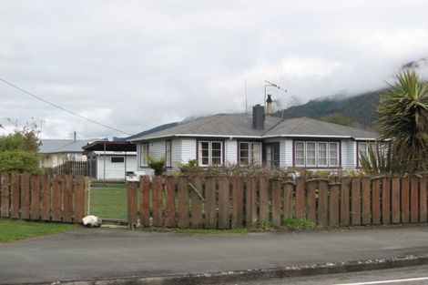 Photo of property in 74 Waller Street, Murchison, 7007