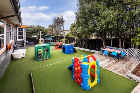 Photo of property in 12 Locket Road, Glenfield, Auckland, 0629