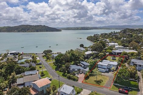 Photo of property in 69 Lorenzen Bay Road, Raglan, 3225