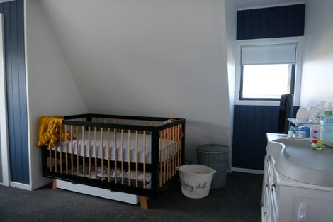 Photo of property in 9 Toporoa View, Ascot Park, Porirua, 5024