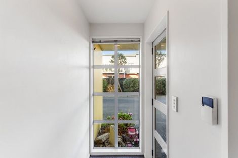 Photo of property in 2/54 Champion Street, Edgeware, Christchurch, 8013