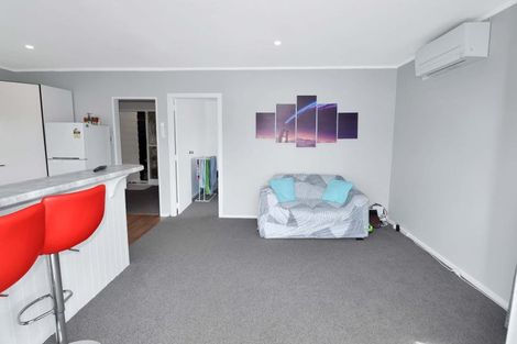 Photo of property in 2a Colchester Crescent, Newlands, Wellington, 6037